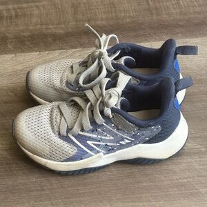 New Balance Rave Run Kids Shoes Size 12 Gray Blue Athletic Sneakers Youth Boys